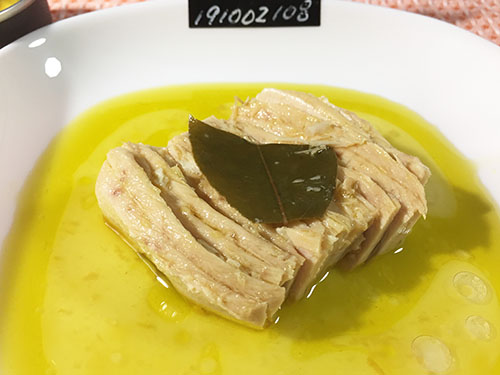 ブラックレーベル鮪とろ缶の中身